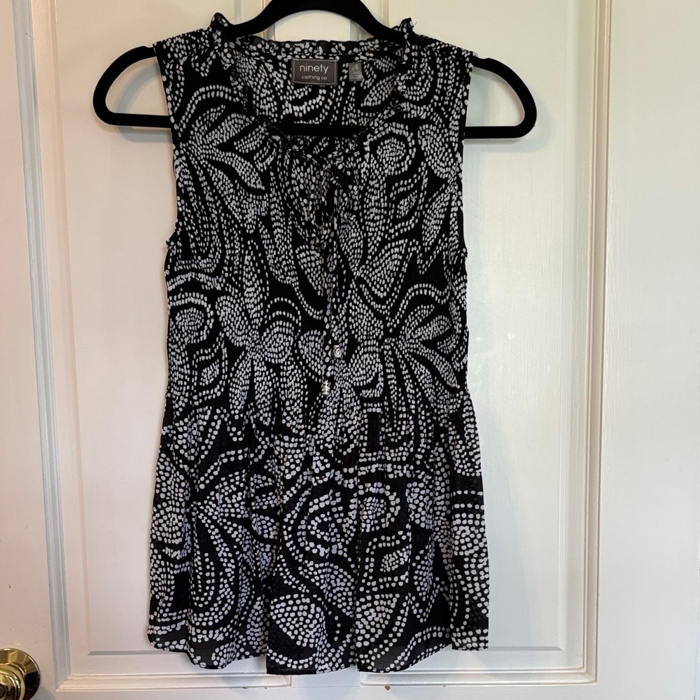 Sleeveless Flowy Tie-Neck Top